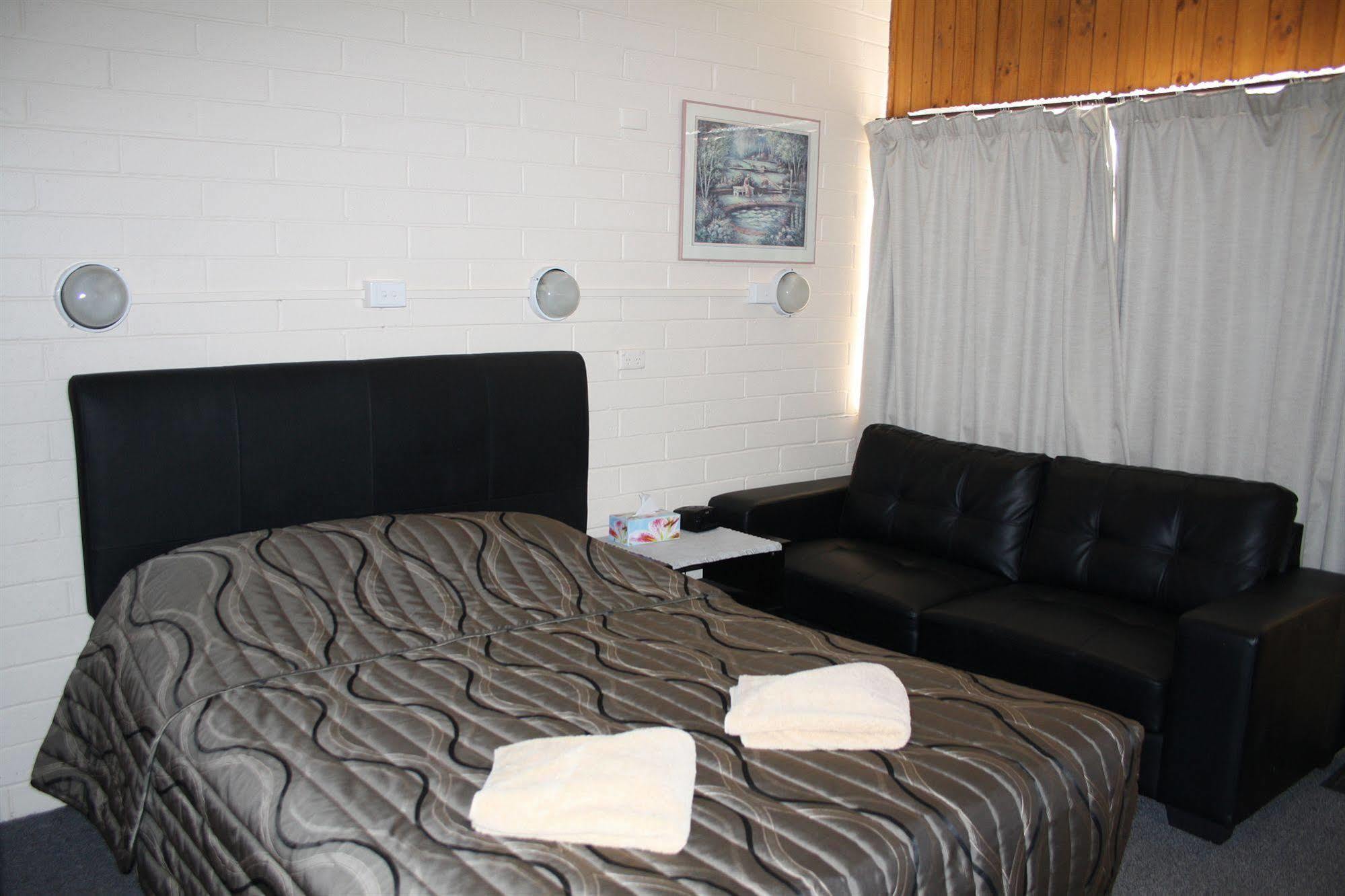 Nhill Oasis Motel Esterno foto